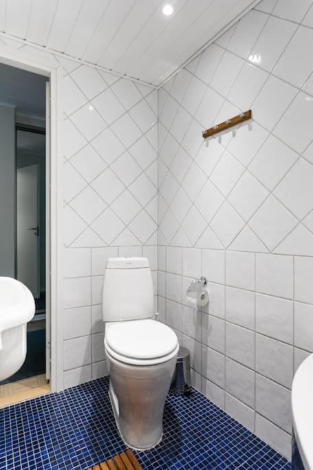 Appartamento Upea Remontoitu Huoneisto Naantalin Sydaemessae Esterno foto