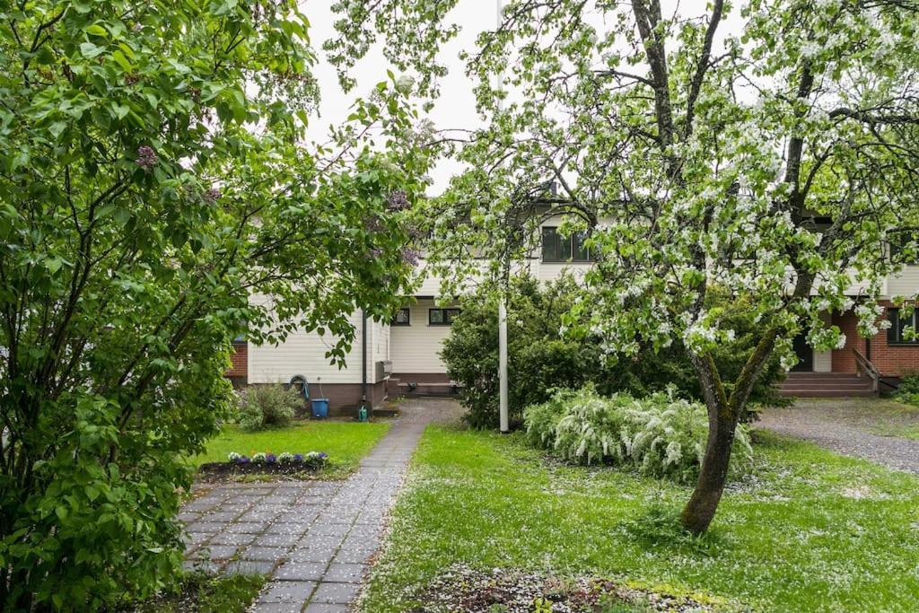 Appartamento Upea Remontoitu Huoneisto Naantalin Sydaemessae Esterno foto