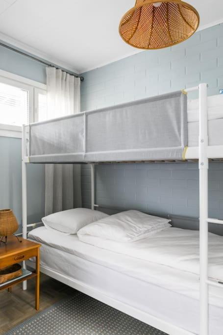 Appartamento Upea Remontoitu Huoneisto Naantalin Sydaemessae Esterno foto